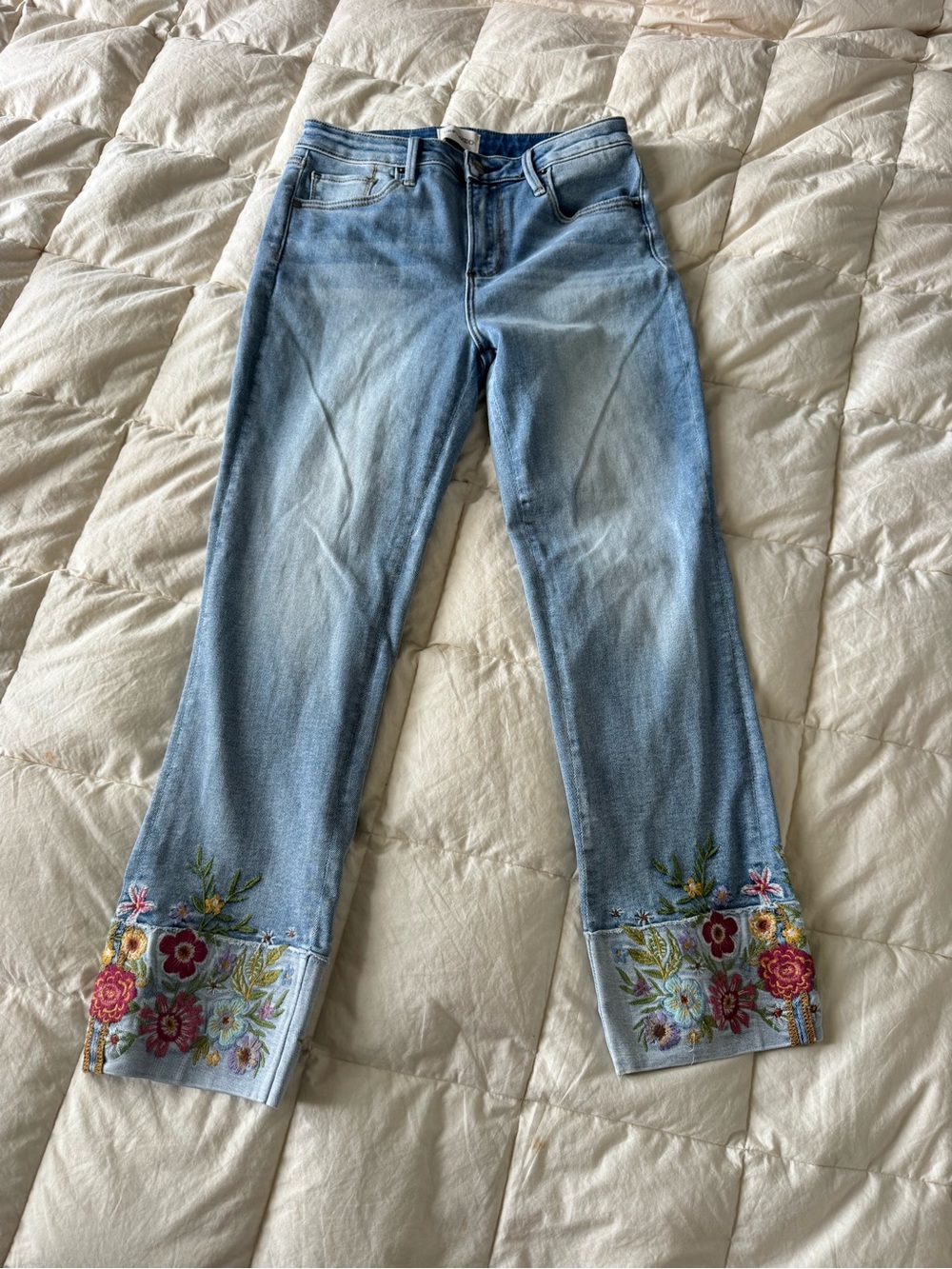 Driftwood Colette Floral Embroidered Cuff Jeans Size 26